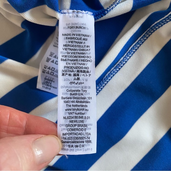 Tory Burch Sport Women’s Blue White Striped Performance Casual Top SPF50 SMALL - Picture 7 of 12